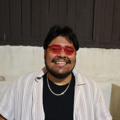 Manuel, 24