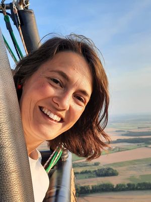 Lydia, 37
