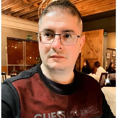 Luis, 44