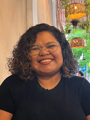 Carlota, 28