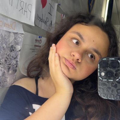 Ajla, 21