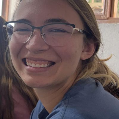 Kimberly, 22