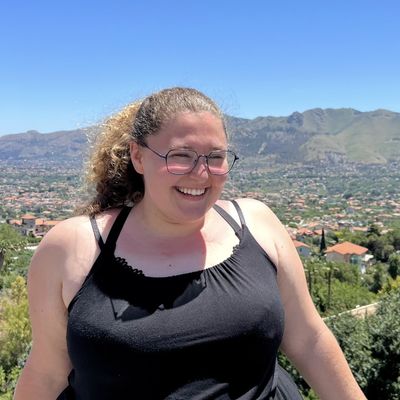 Phoebe, 23