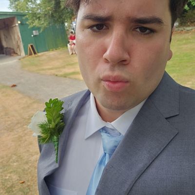Mateo, 25