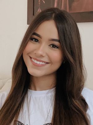 Alejandra, 25