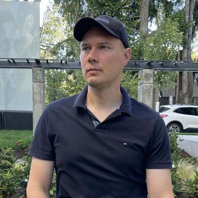 Dmitriy, 37