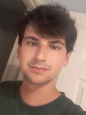 Alex, 22