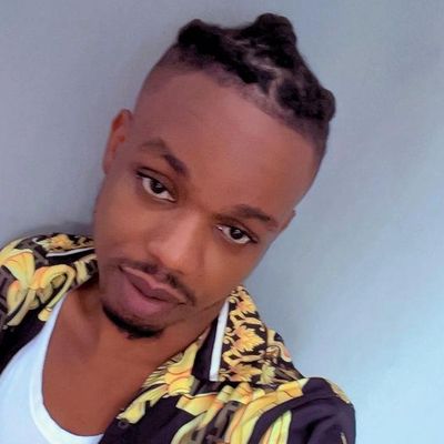 Ronald, 32