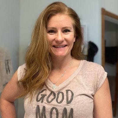 Sandra, 52