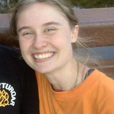 Olivia, 24