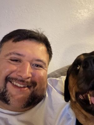 Carlos, 36