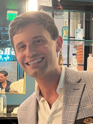 Louis, 27