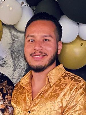 Carlos, 42