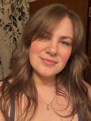 Lauren, 25