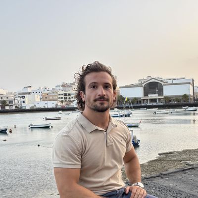 Francisco, 27
