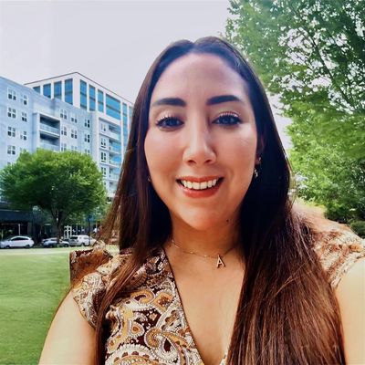 Adri, 37