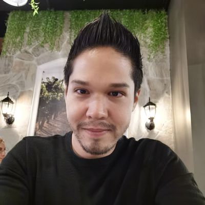 Gonzalo, 33