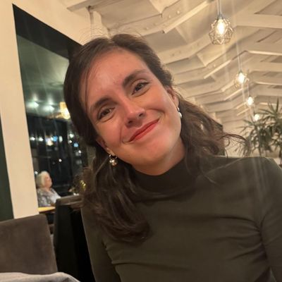 Maria, 33