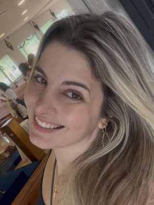 Luciana, 36
