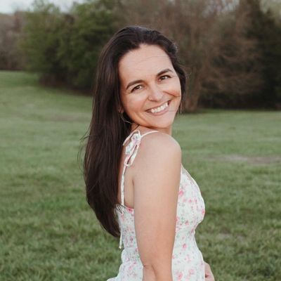 Rebecca, 27