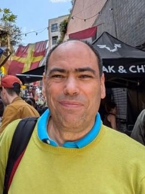 Carlos, 55