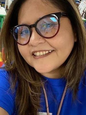 Laura, 42
