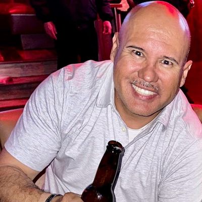 Gil, 52