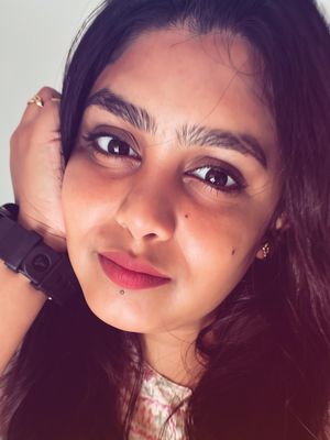 Juhi, 27