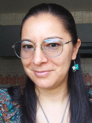 Ivonne, 44
