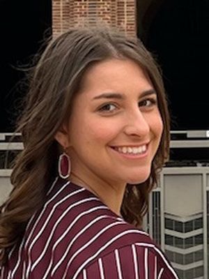 Julie, 23