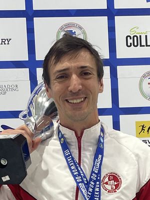 Arturo, 39
