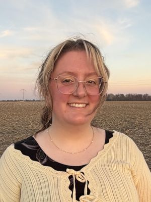Hannah, 24