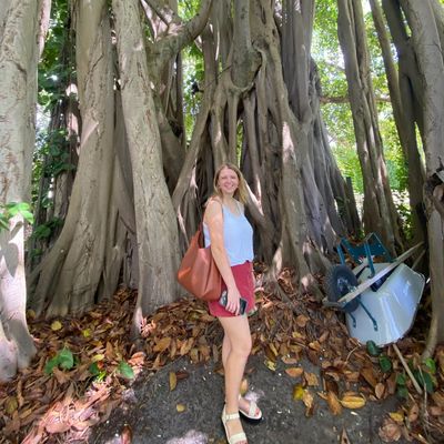 Kelly, 24