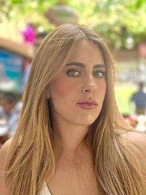 Ashley, 28