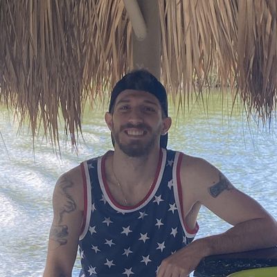 Dom, 25