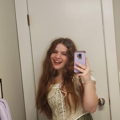 Elizabeth, 21