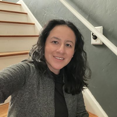 Mirna, 43