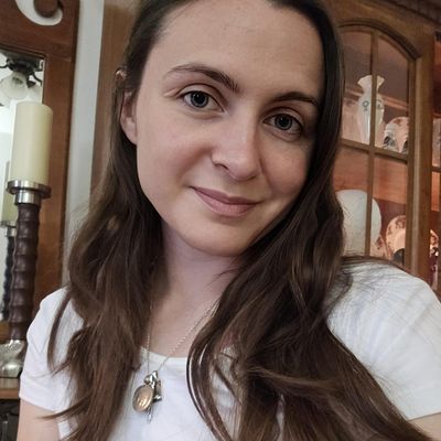 Elizabeth, 28
