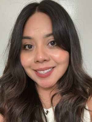 Gladis, 33