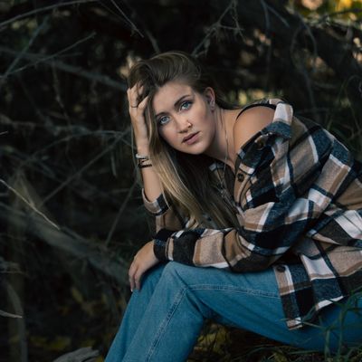 Zoe, 25