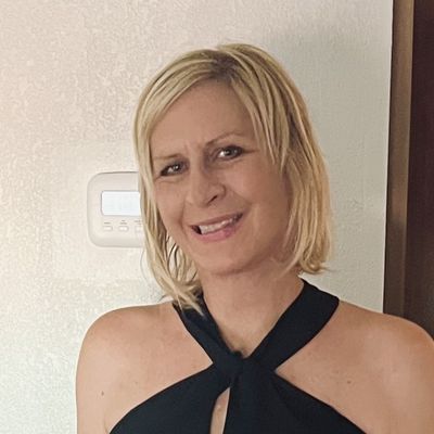 Karin, 56