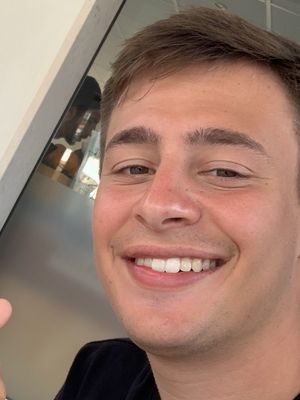 Eduardo, 22