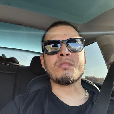 Max, 34