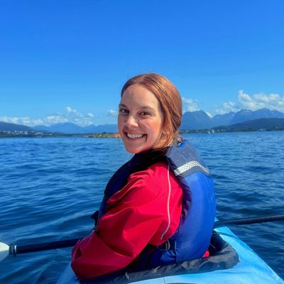 Carli, 25