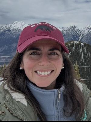 Lauren, 33