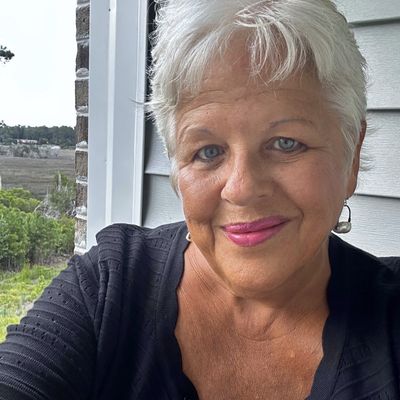 Joanne, 63