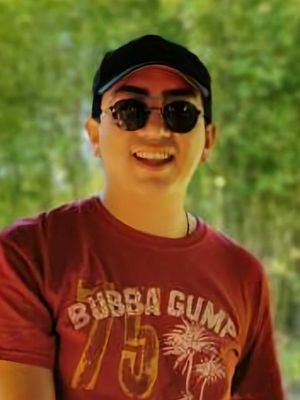 Sebastian, 28