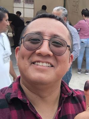 Luis, 36
