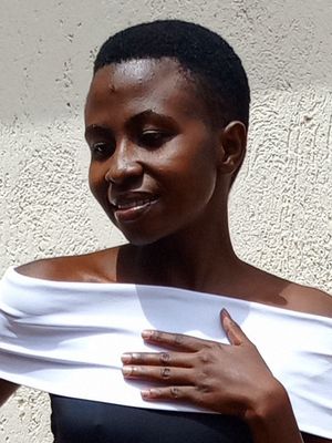 Vivian, 25