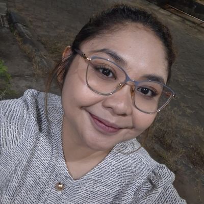 Jenni, 28